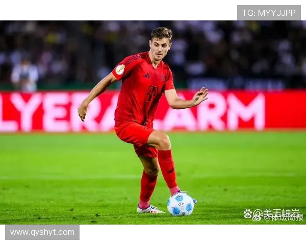 拜仁官方宣布后卫斯塔尼希奇今日回归球队合练恢复训练状态